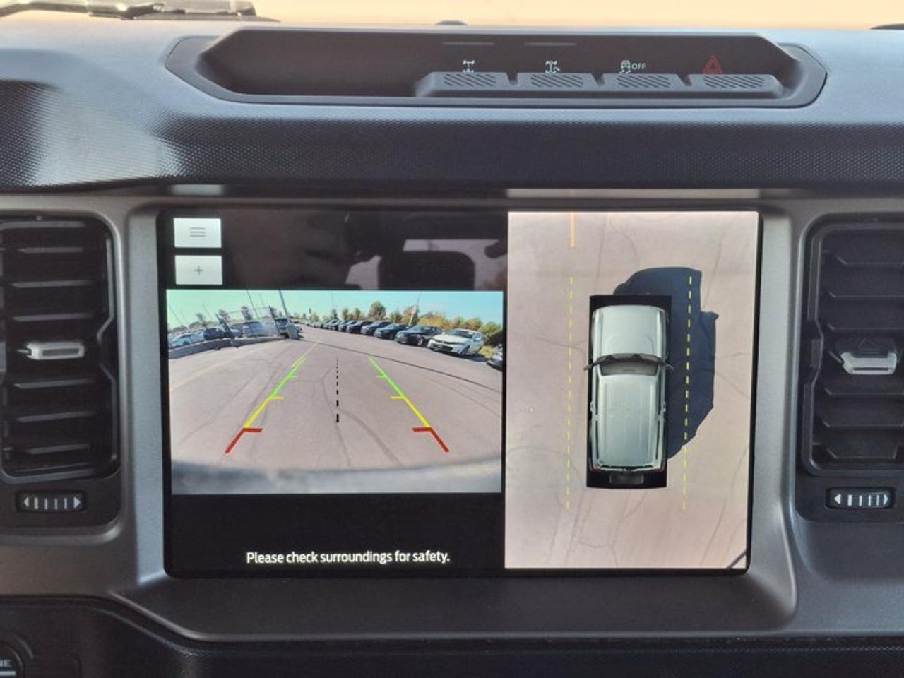 2022 Ford Bronco Outer Banks | 4x4 | V6 | 4-Dr | High Pkg | 360 Camera | 12" Screen | Heated Seats | and More ! Photo