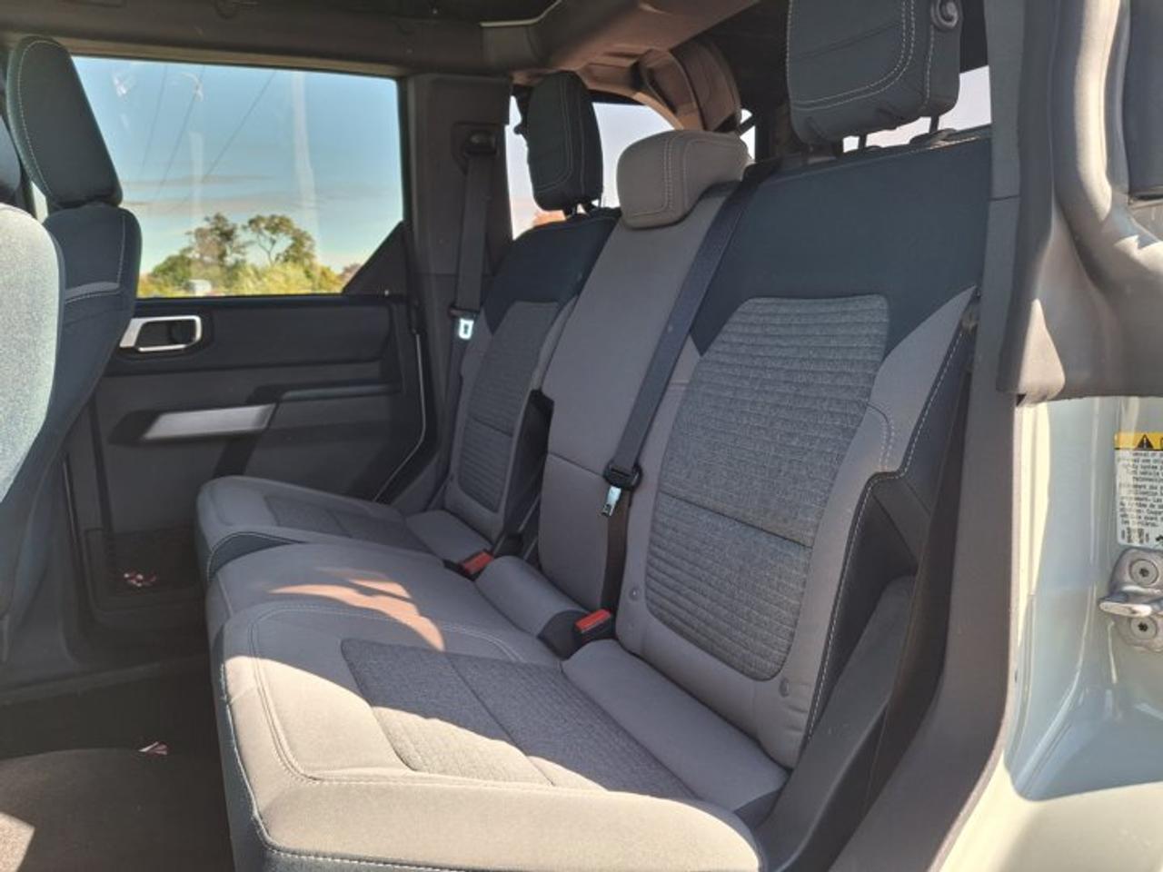 2022 Ford Bronco Outer Banks | 4x4 | V6 | 4-Dr | High Pkg | 360 Camera | 12" Screen | Heated Seats | and More ! Photo