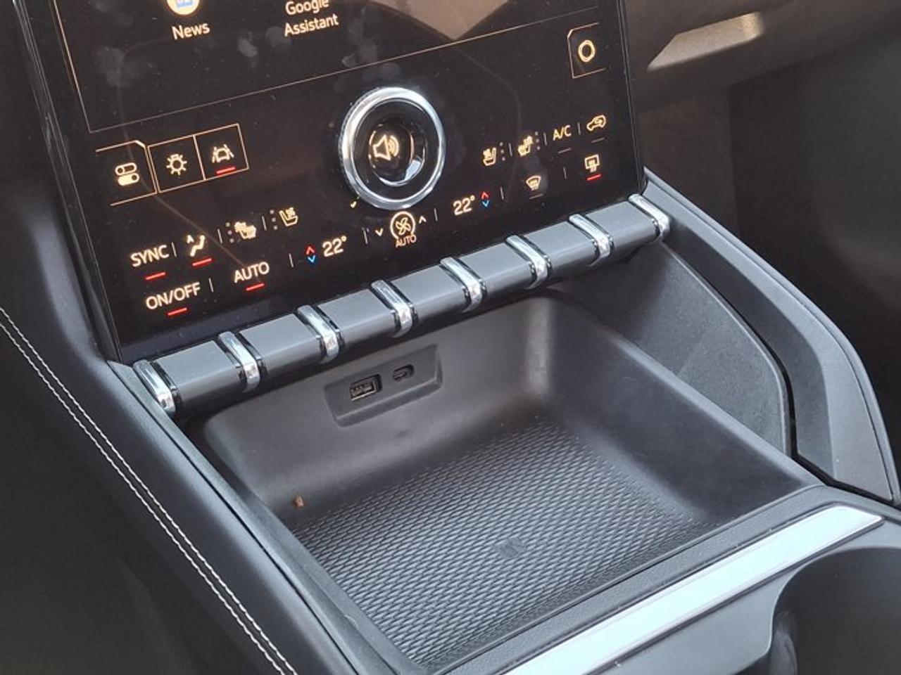 2026 GMC Terrain AWD Denali | Leather | Sunroof | Nav | 360 Camera | Adaptive Cruise | Cooled + Heated Seats & More ! Photo