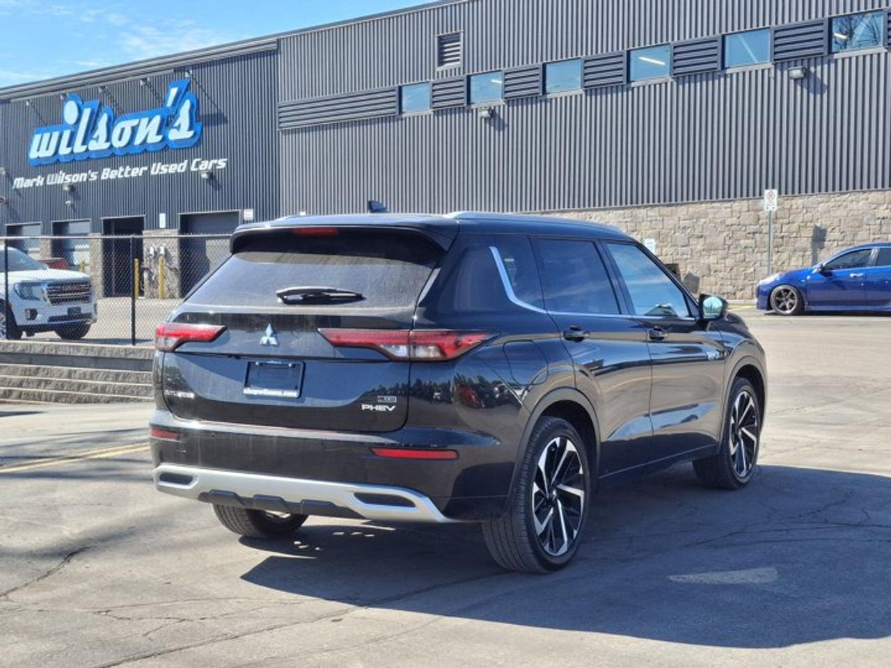 2024 Mitsubishi Outlander Plug-In Hybrid GT AWC | Leather | Sunroof | Nav | HUD | ACC | Heated Wheel + Seats | 360 Camera | CarPlay & More ! Photo