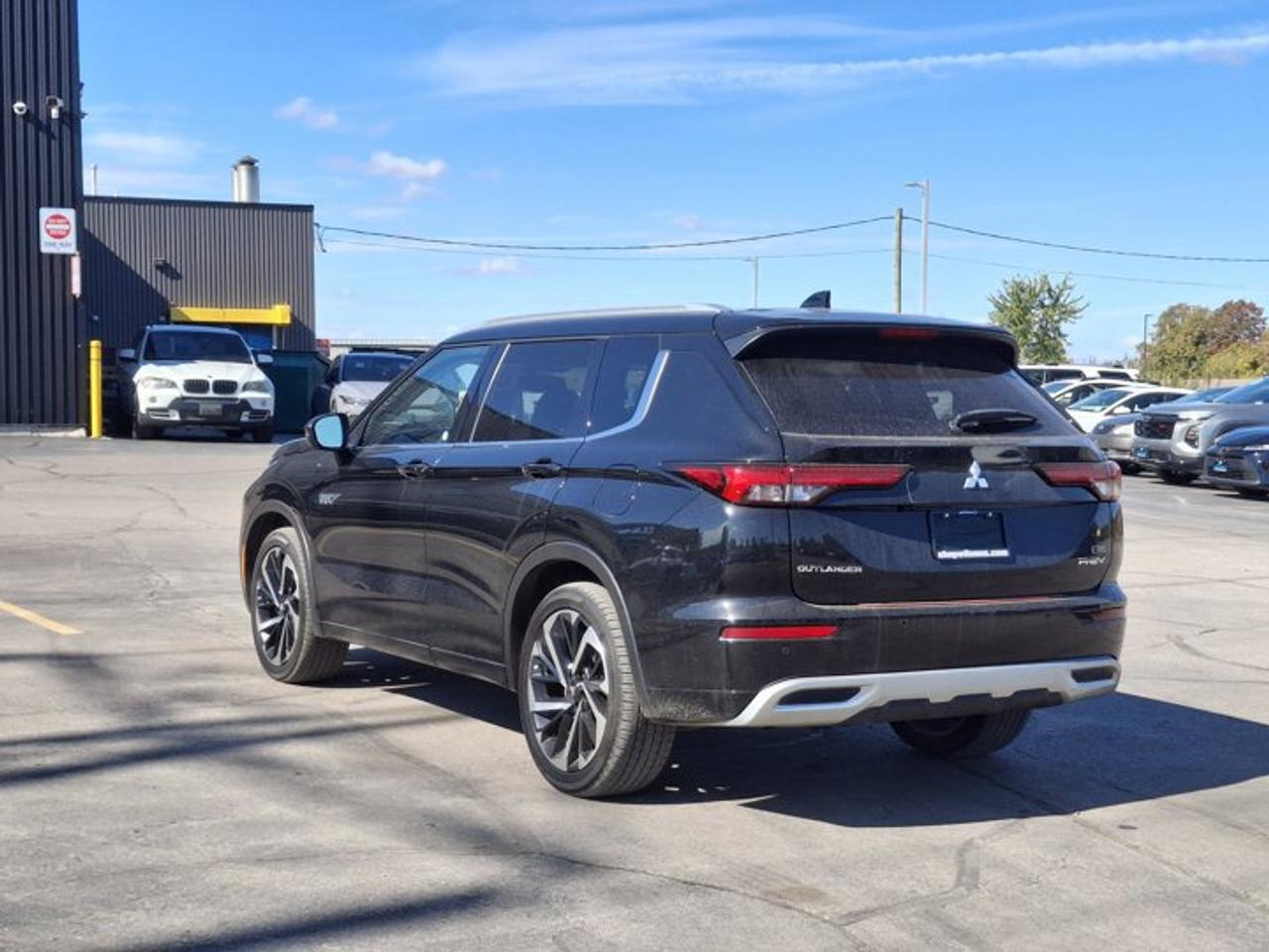 2024 Mitsubishi Outlander Plug-In Hybrid GT AWC | Leather | Sunroof | Nav | HUD | ACC | Heated Wheel + Seats | 360 Camera | CarPlay & More ! Photo