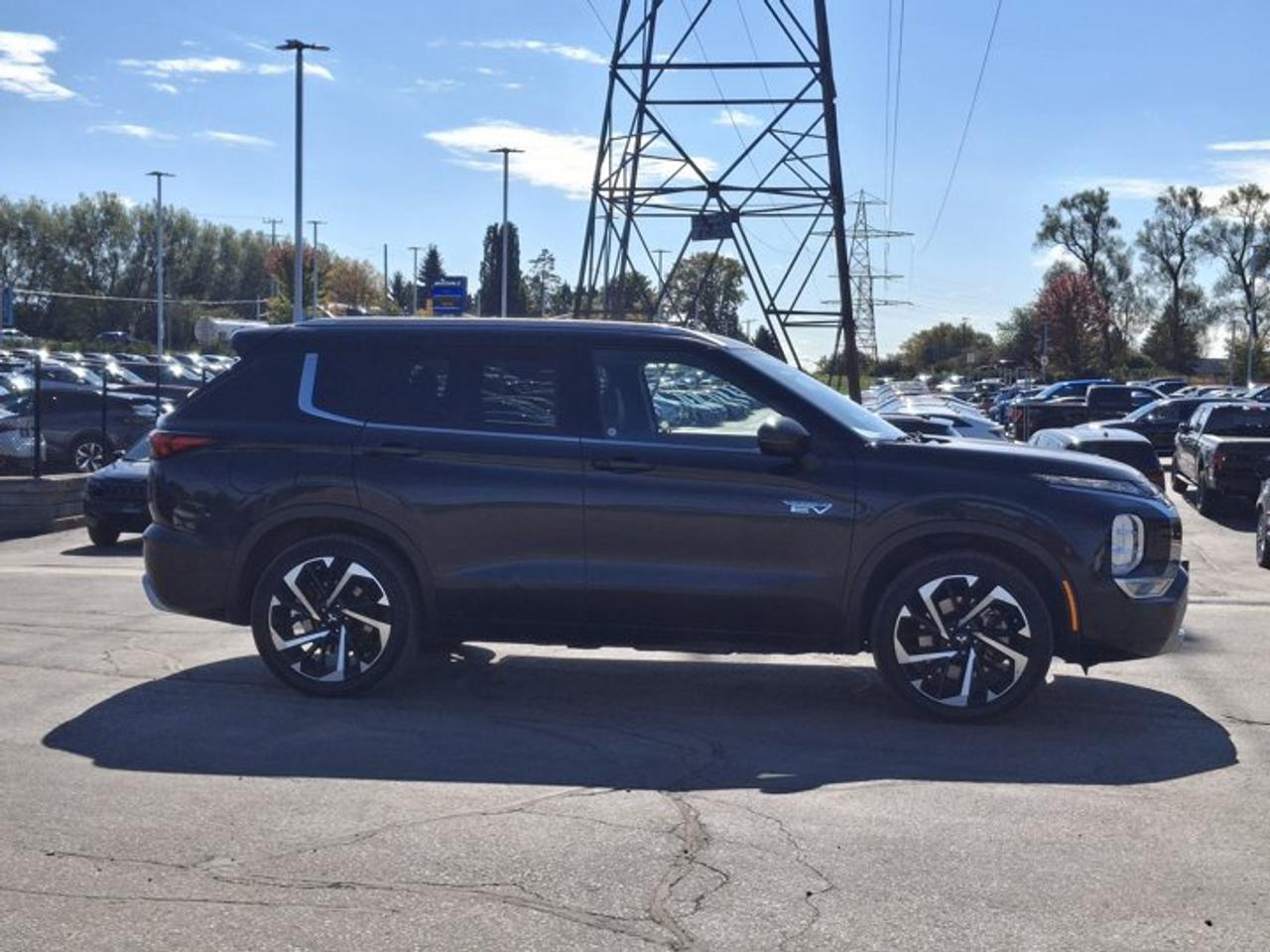 2024 Mitsubishi Outlander Plug-In Hybrid GT AWC | Leather | Sunroof | Nav | HUD | ACC | Heated Wheel + Seats | 360 Camera | CarPlay & More ! Photo