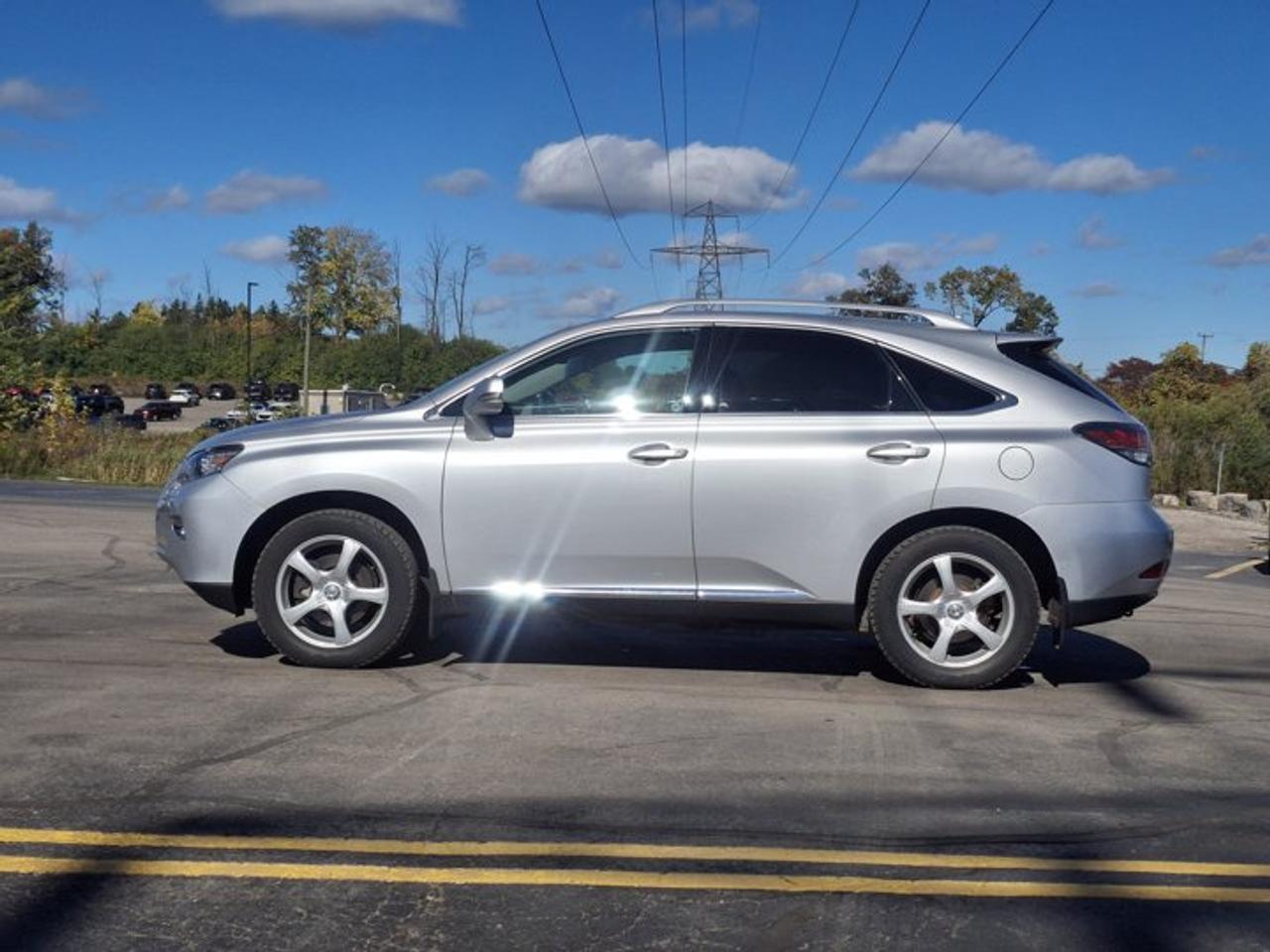 2013 Lexus RX 350 AWD | Leather | Sunroof | Heated + Cooled Seats | Cruise Control | Bluetooth | and More ! Photo2