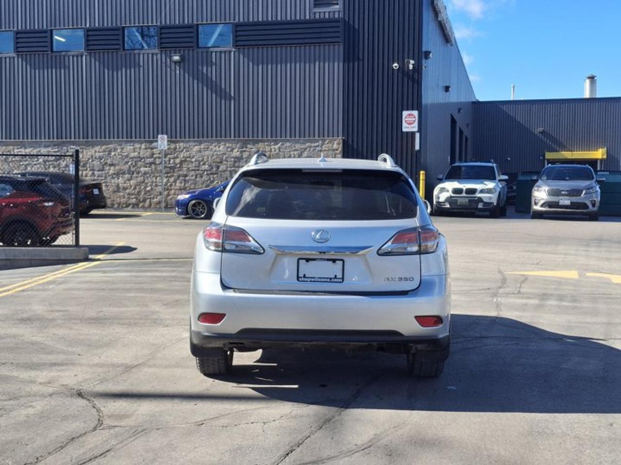 2013 Lexus RX 350 AWD | Leather | Sunroof | Heated + Cooled Seats | Cruise Control | Bluetooth | and More ! Photo4