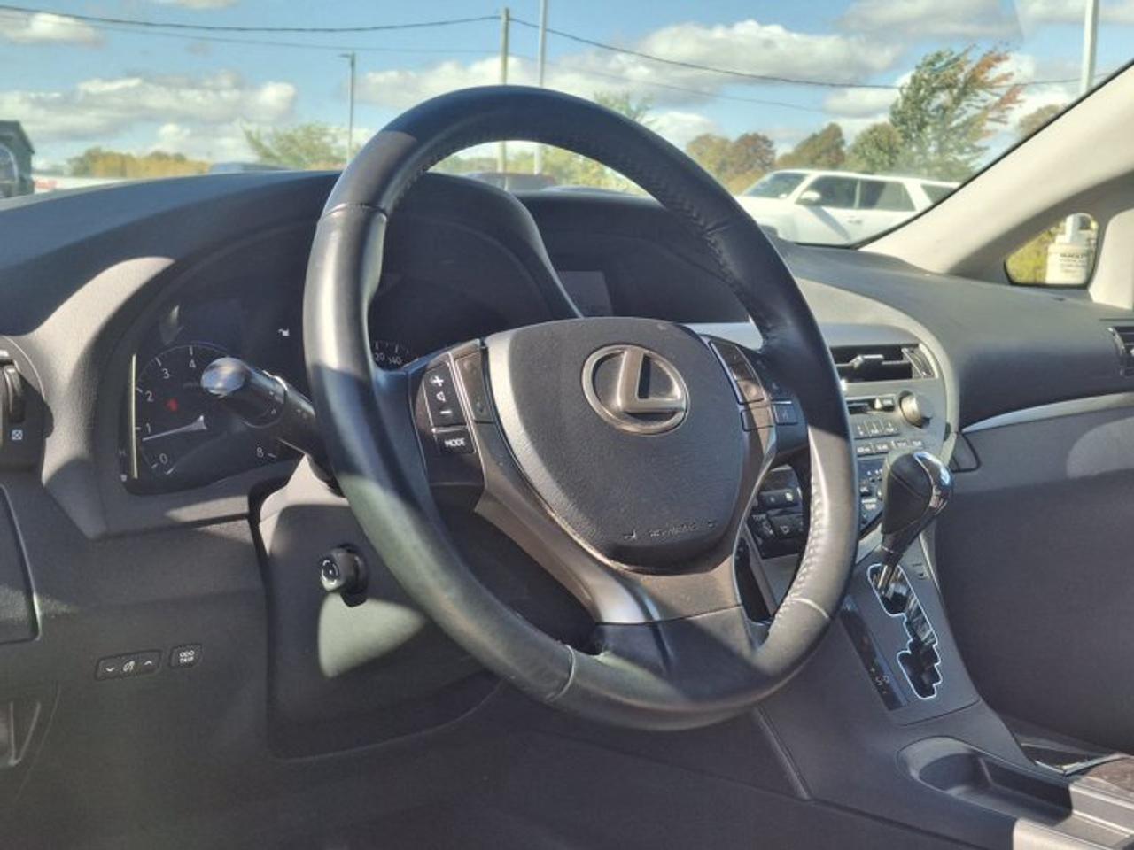 2013 Lexus RX 350 AWD | Leather | Sunroof | Heated + Cooled Seats | Cruise Control | Bluetooth | and More ! Photo