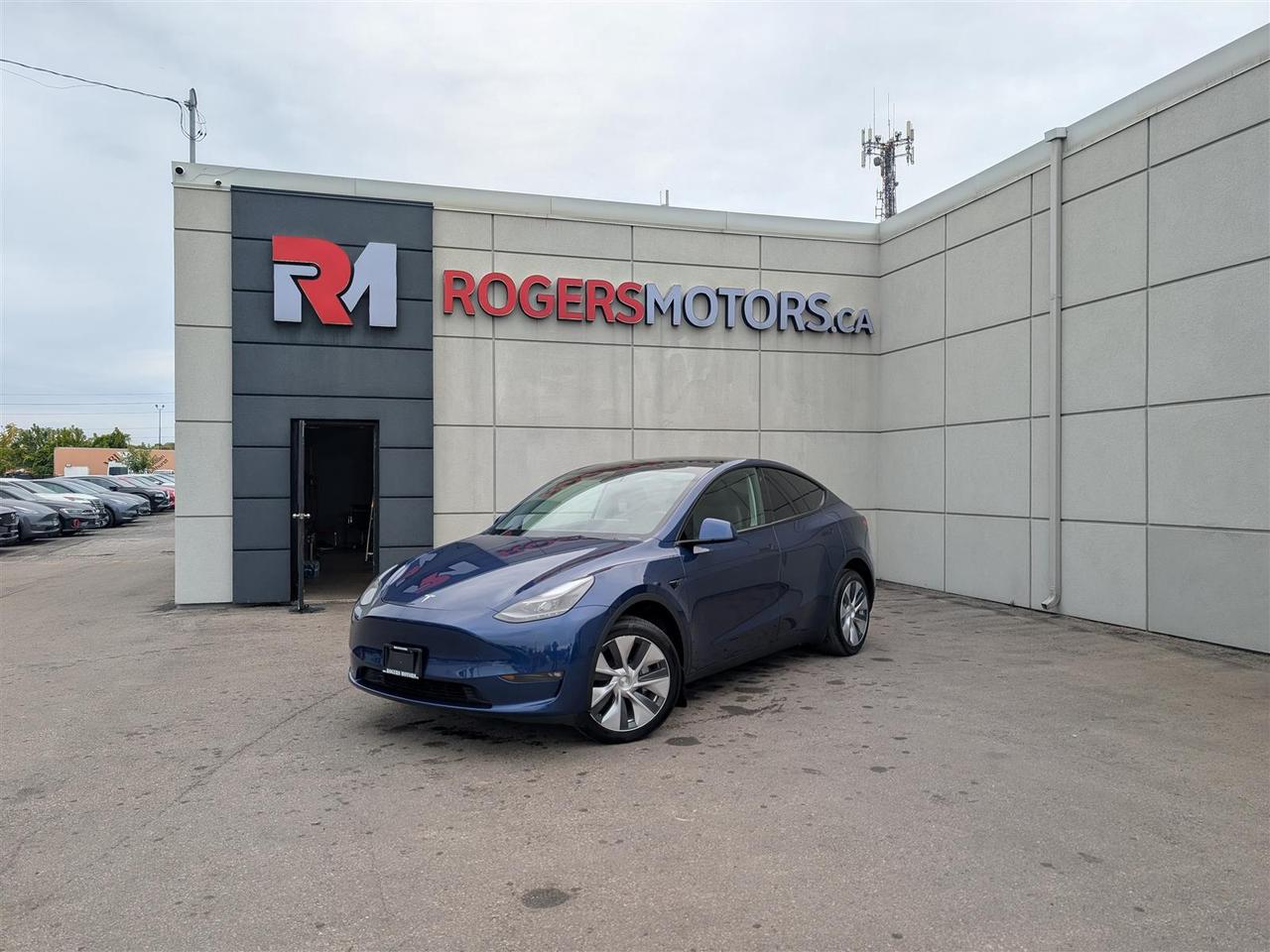 2023 Tesla Model Y LONG RANGE AWD - DUAL MOTOR Photo0