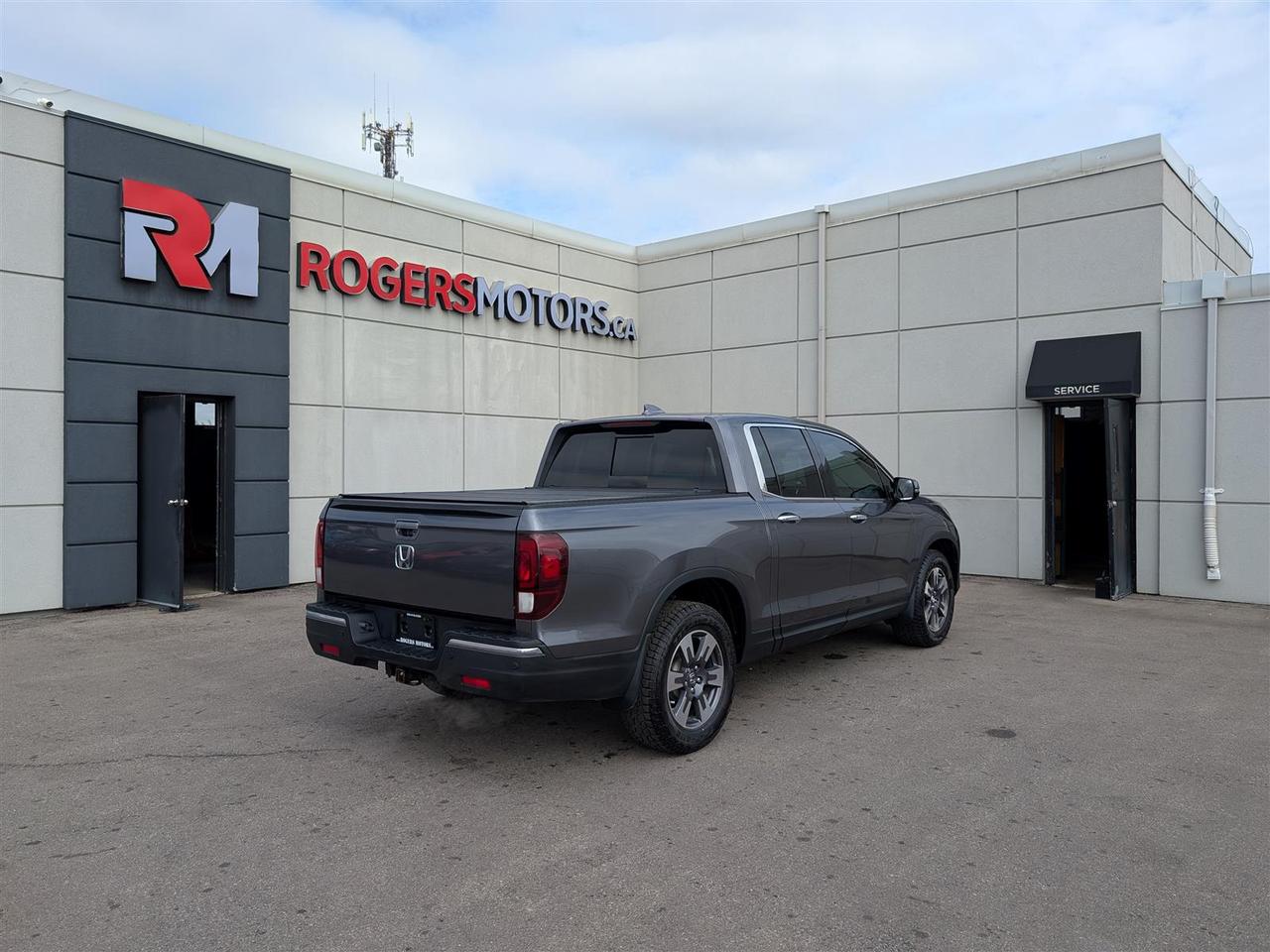 2019 Honda Ridgeline TOURING AWD - SUNROOF - NAVI - LEATHER - TECH FEATS Photo