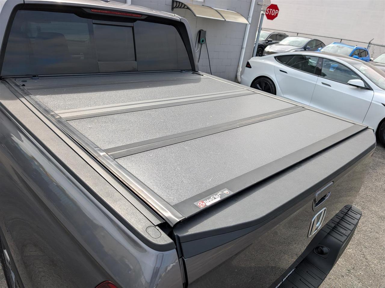 2019 Honda Ridgeline TOURING AWD - SUNROOF - NAVI - LEATHER - TECH FEATS Photo