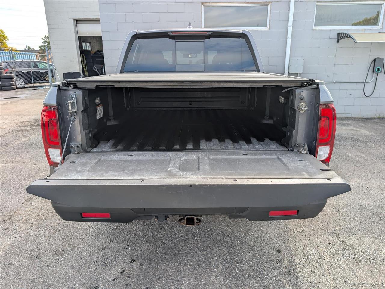 2019 Honda Ridgeline TOURING AWD - SUNROOF - NAVI - LEATHER - TECH FEATS Photo