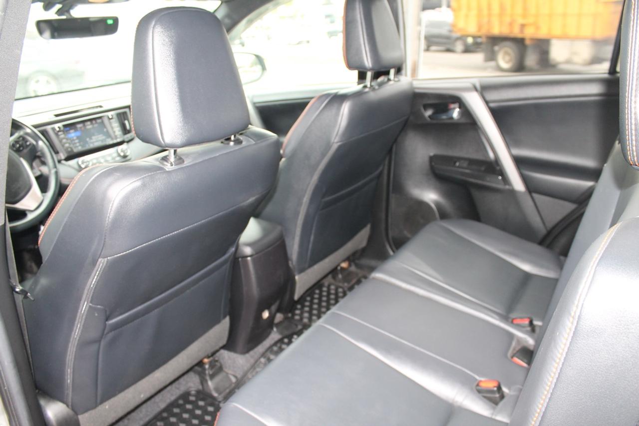 2016 Toyota RAV4 se Photo
