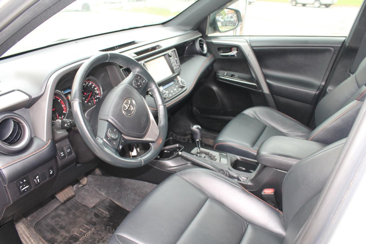 2016 Toyota RAV4 se Photo