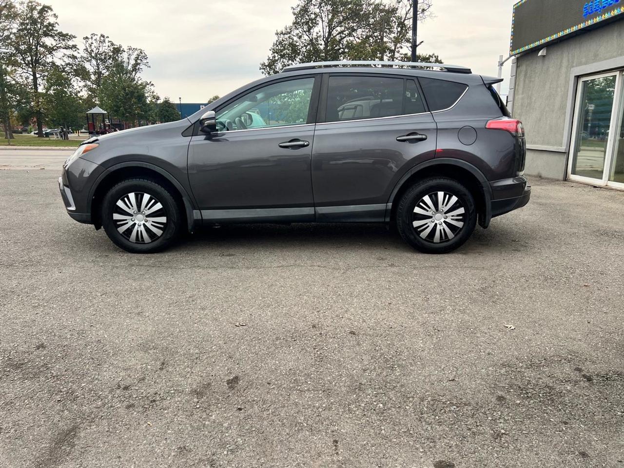 2016 Toyota RAV4 LE**REAR CAM*HEATED SEATS** Photo1