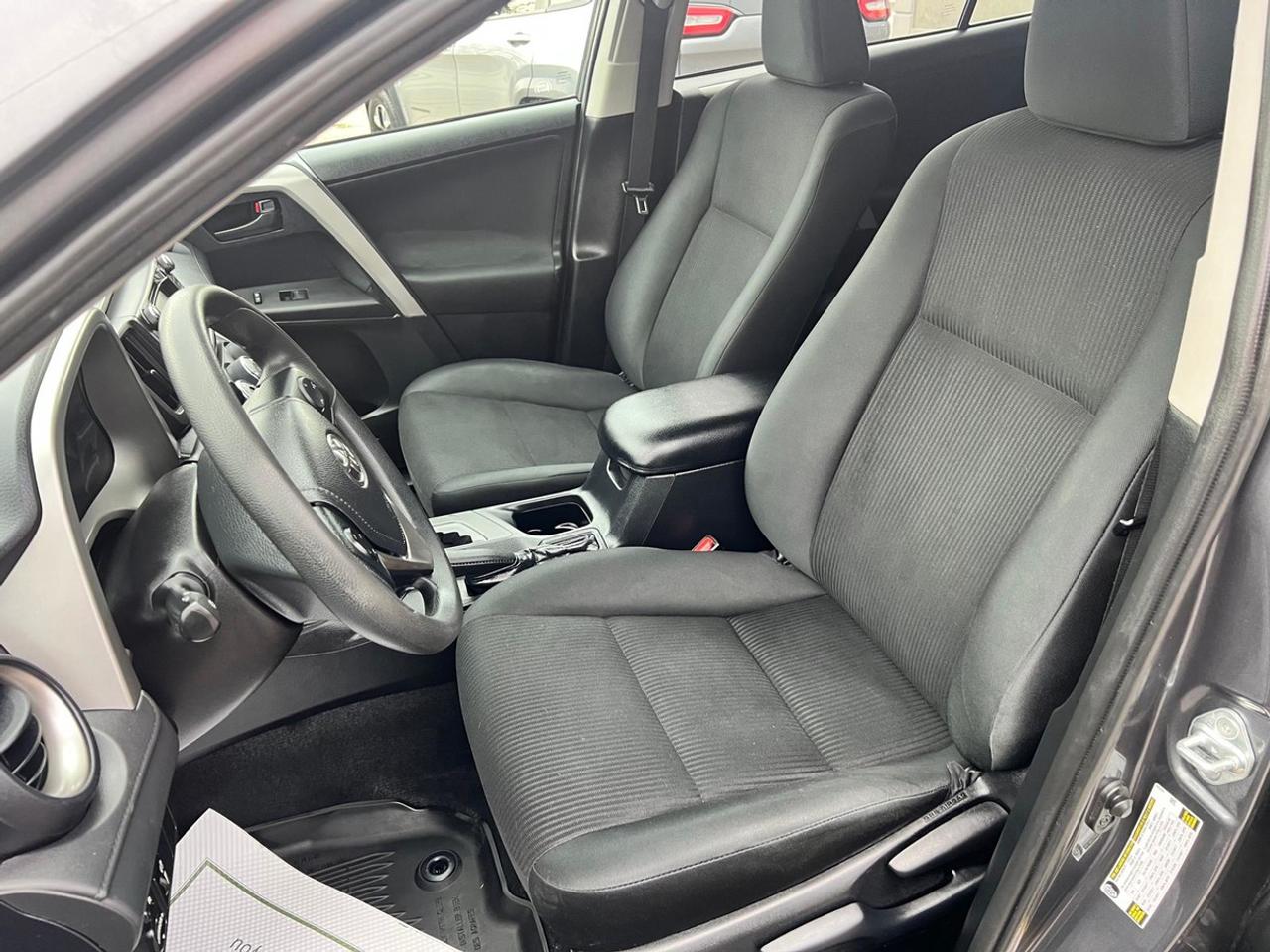 2016 Toyota RAV4 LE**REAR CAM*HEATED SEATS** Photo