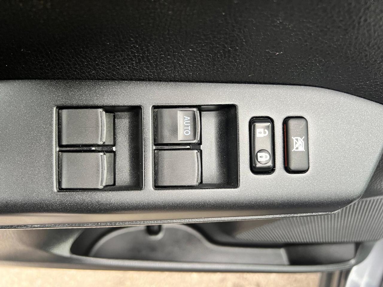 2016 Toyota RAV4 LE**REAR CAM*HEATED SEATS** Photo
