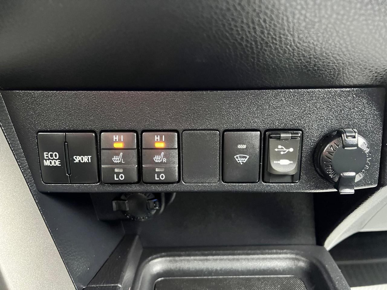 2016 Toyota RAV4 LE**REAR CAM*HEATED SEATS** Photo