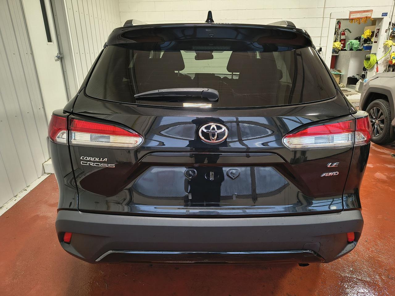 2024 Toyota Corolla Cross LE Photo