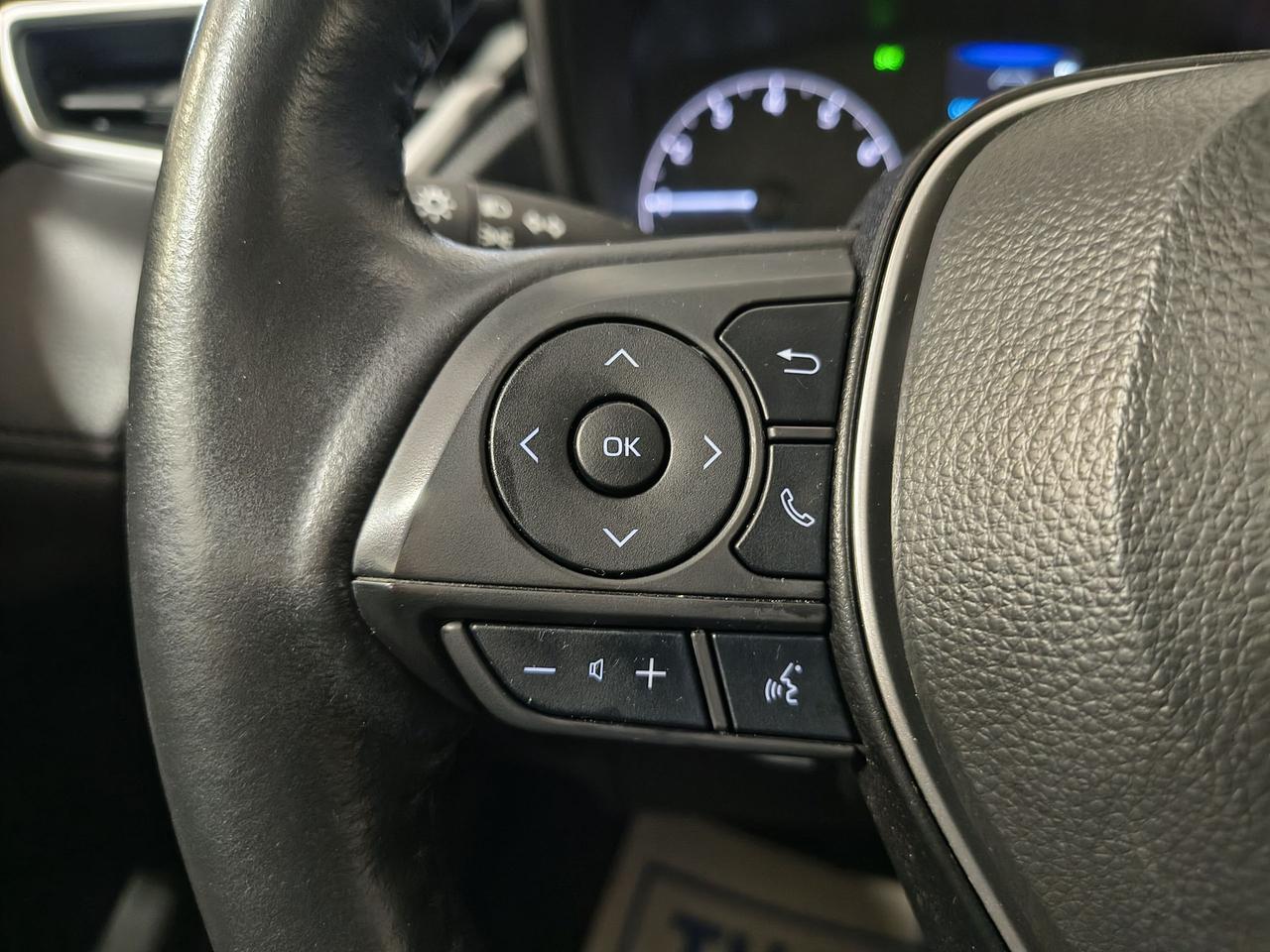 2024 Toyota Corolla Cross LE Photo0