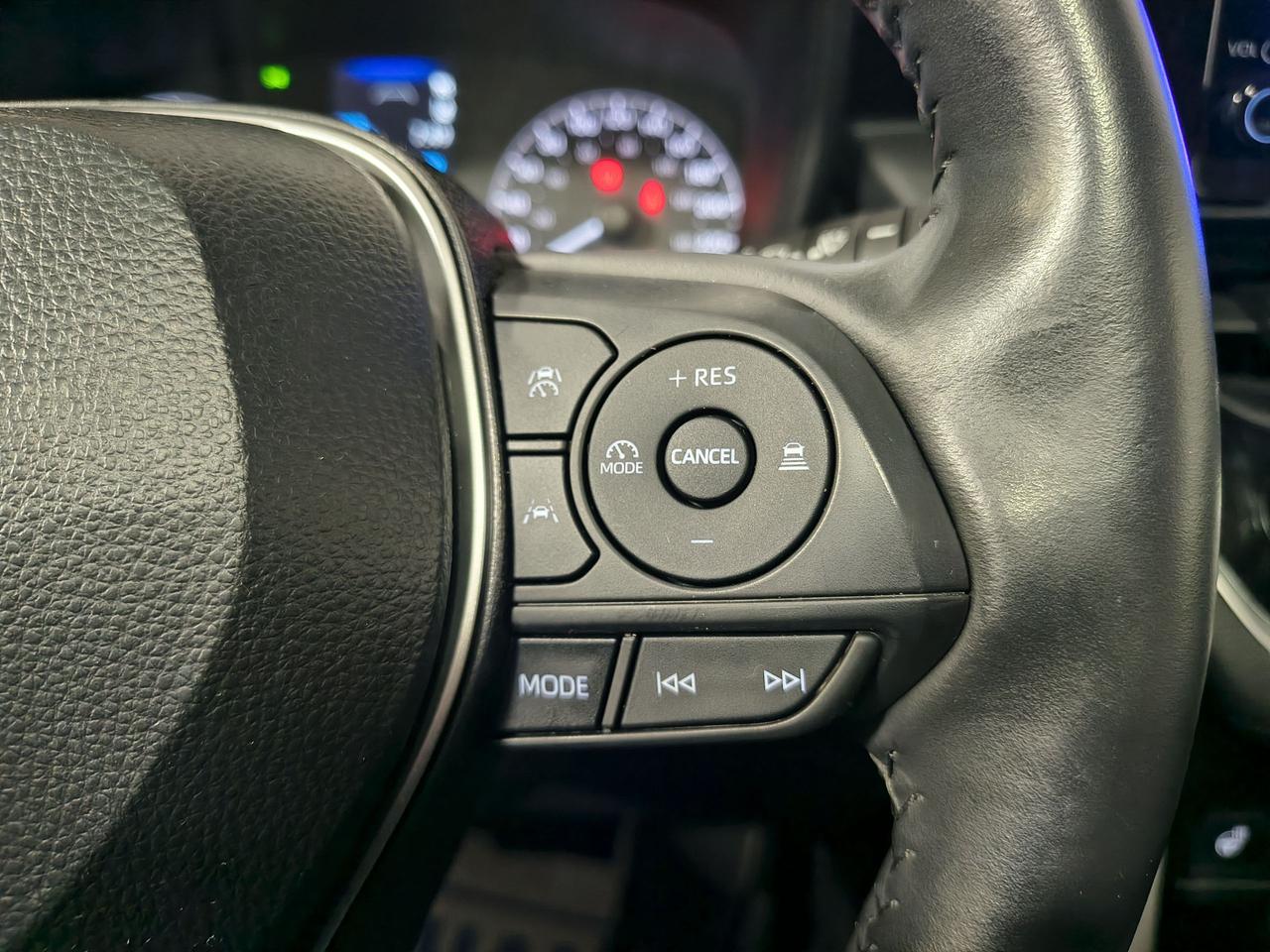 2024 Toyota Corolla Cross LE Photo