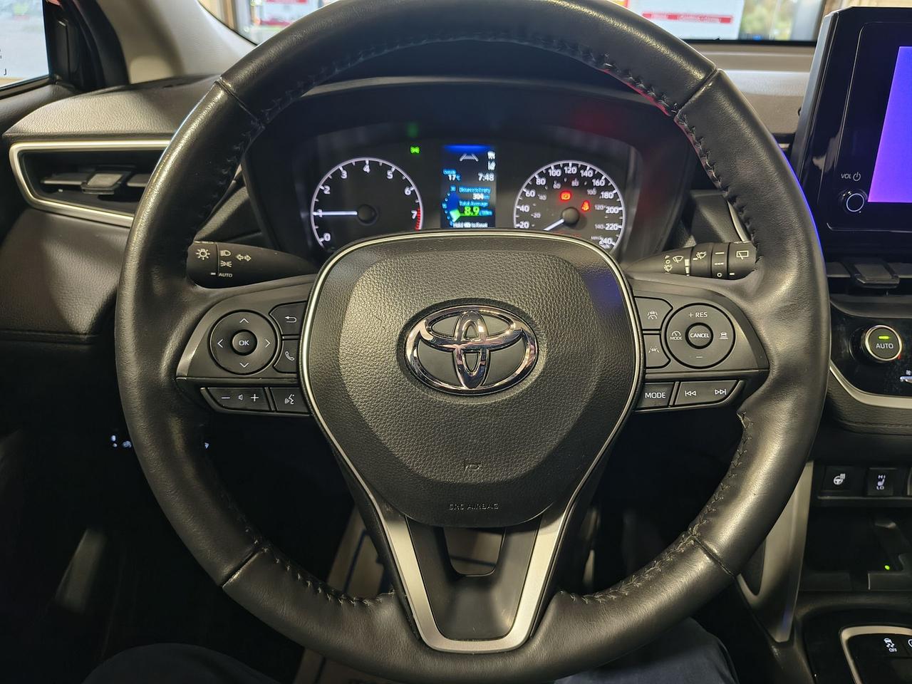 2024 Toyota Corolla Cross LE Photo0