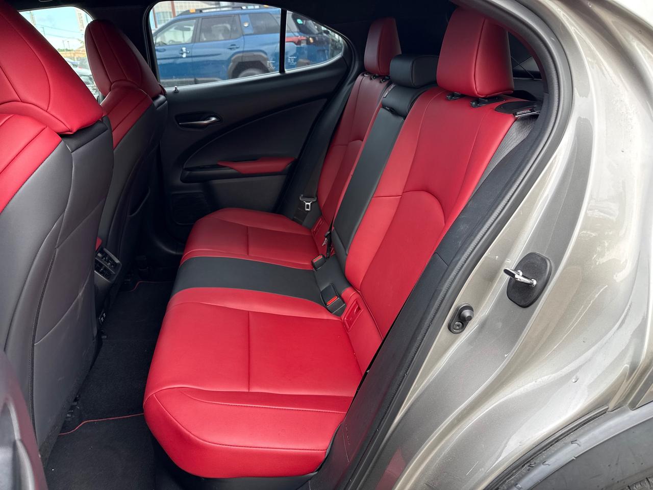 2020 Lexus UX 250H NO ACCIDENTS!! LOW KMS!! Photo