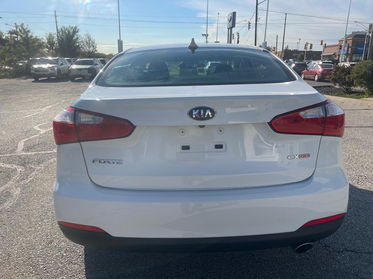 2015 Kia Forte 2.0L EX NO ACCIDENTS!! LOW KMS!! Photo