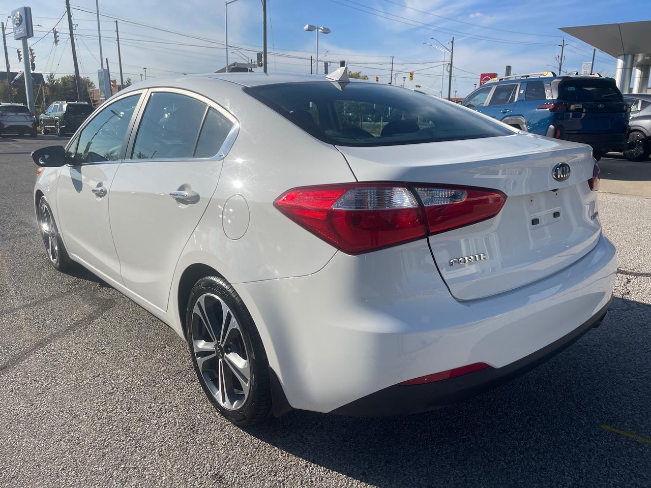 2015 Kia Forte 2.0L EX NO ACCIDENTS!! LOW KMS!! Photo