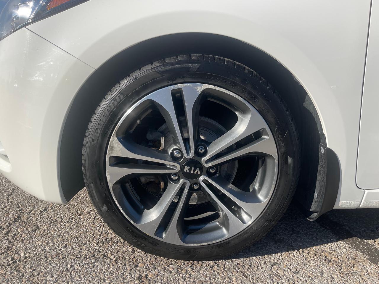 2015 Kia Forte 2.0L EX NO ACCIDENTS!! LOW KMS!! Photo