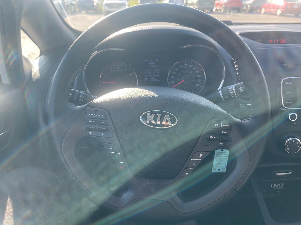 2015 Kia Forte 2.0L EX NO ACCIDENTS!! LOW KMS!! Photo