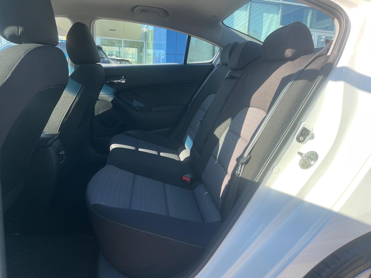 2015 Kia Forte 2.0L EX NO ACCIDENTS!! LOW KMS!! Photo