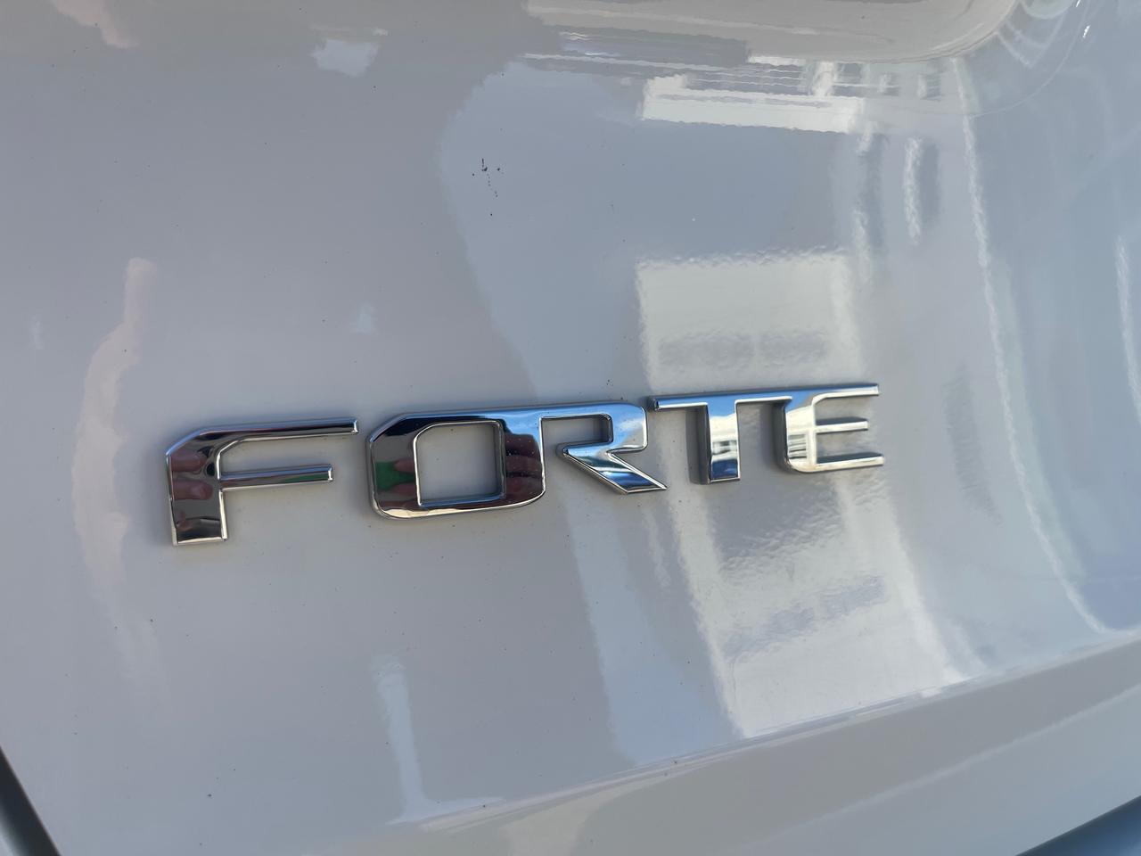 2015 Kia Forte 2.0L EX NO ACCIDENTS!! LOW KMS!! Photo