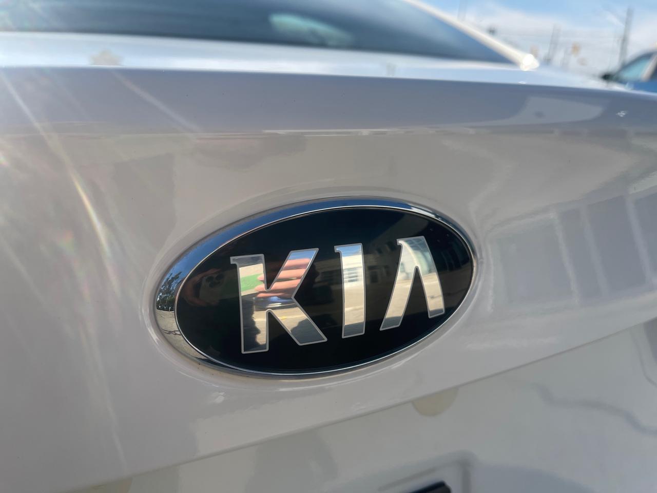 2015 Kia Forte 2.0L EX NO ACCIDENTS!! LOW KMS!! Photo