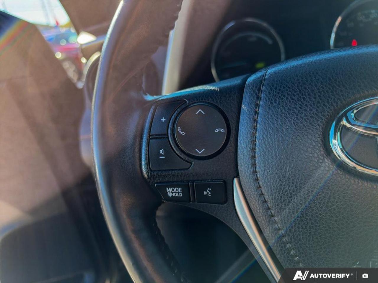 2018 Toyota RAV4 Hybrid POWER SUNROOF | POWER LIFGATE | HEATED SEATS | TRA Photo