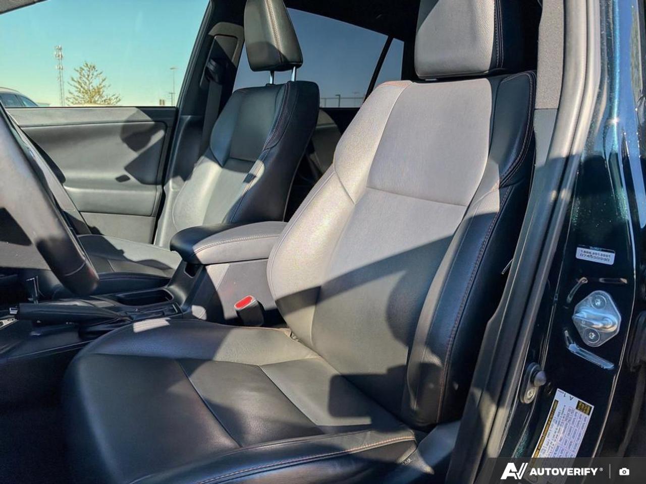 2018 Toyota RAV4 Hybrid POWER SUNROOF | POWER LIFGATE | HEATED SEATS | TRA Photo