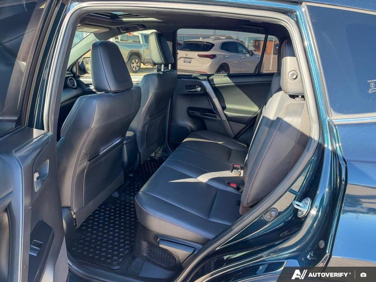 2018 Toyota RAV4 Hybrid POWER SUNROOF | POWER LIFGATE | HEATED SEATS | TRA Photo