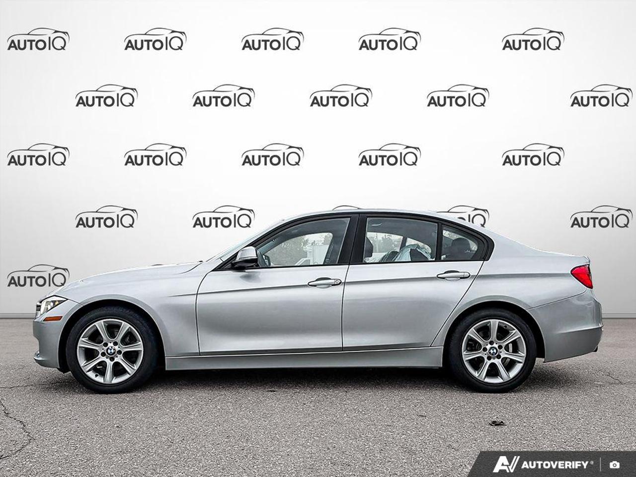 2012 BMW 320 i PREMIUM PK|LOW KM Photo