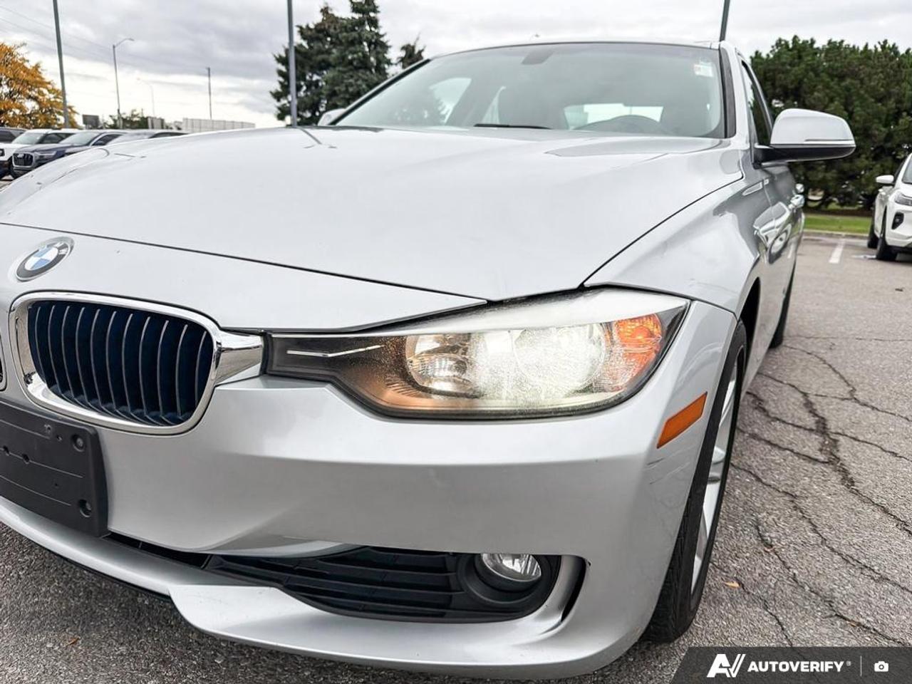2012 BMW 320 i PREMIUM PK|LOW KM Photo