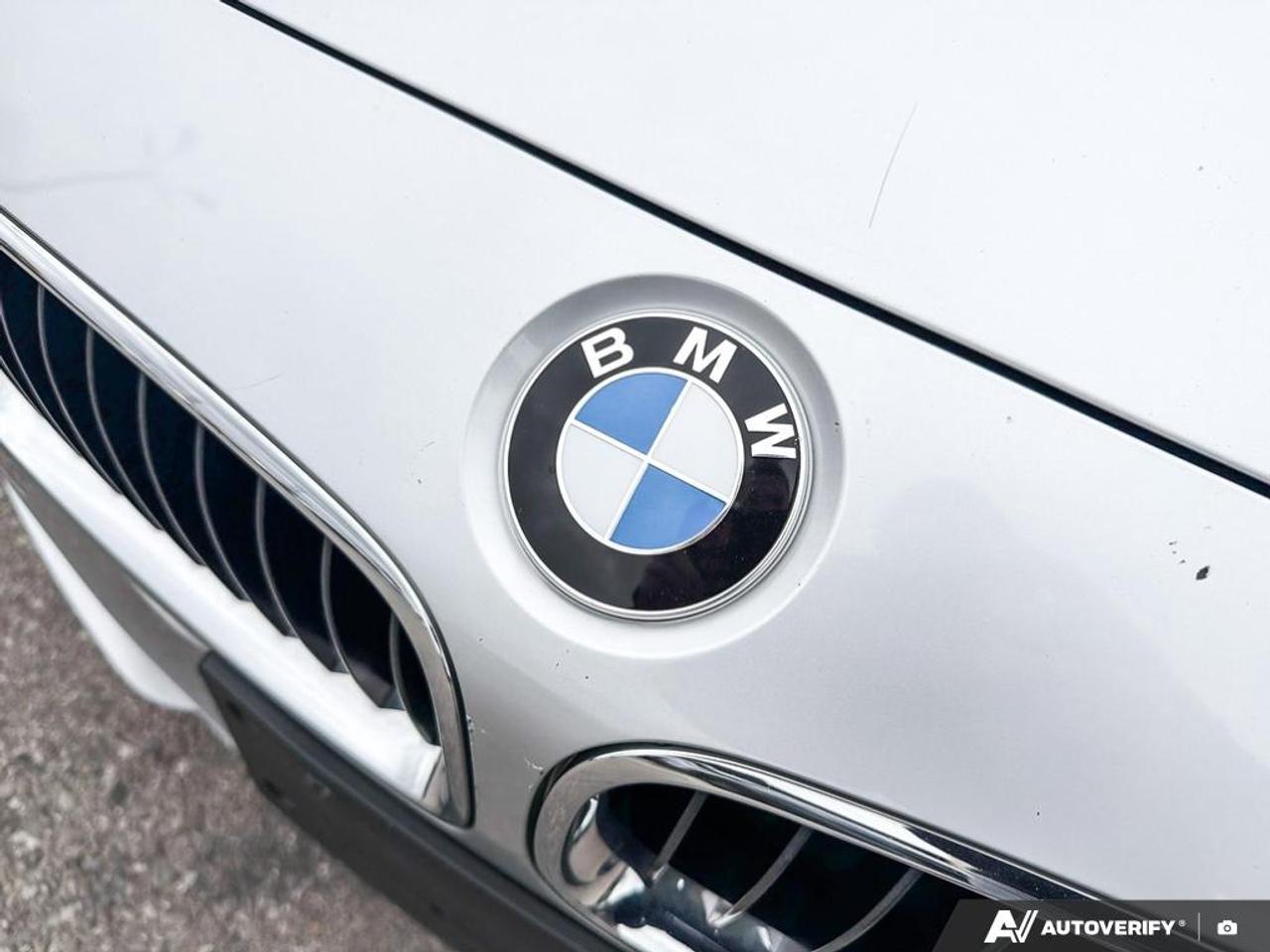 2012 BMW 320 i PREMIUM PK|LOW KM Photo