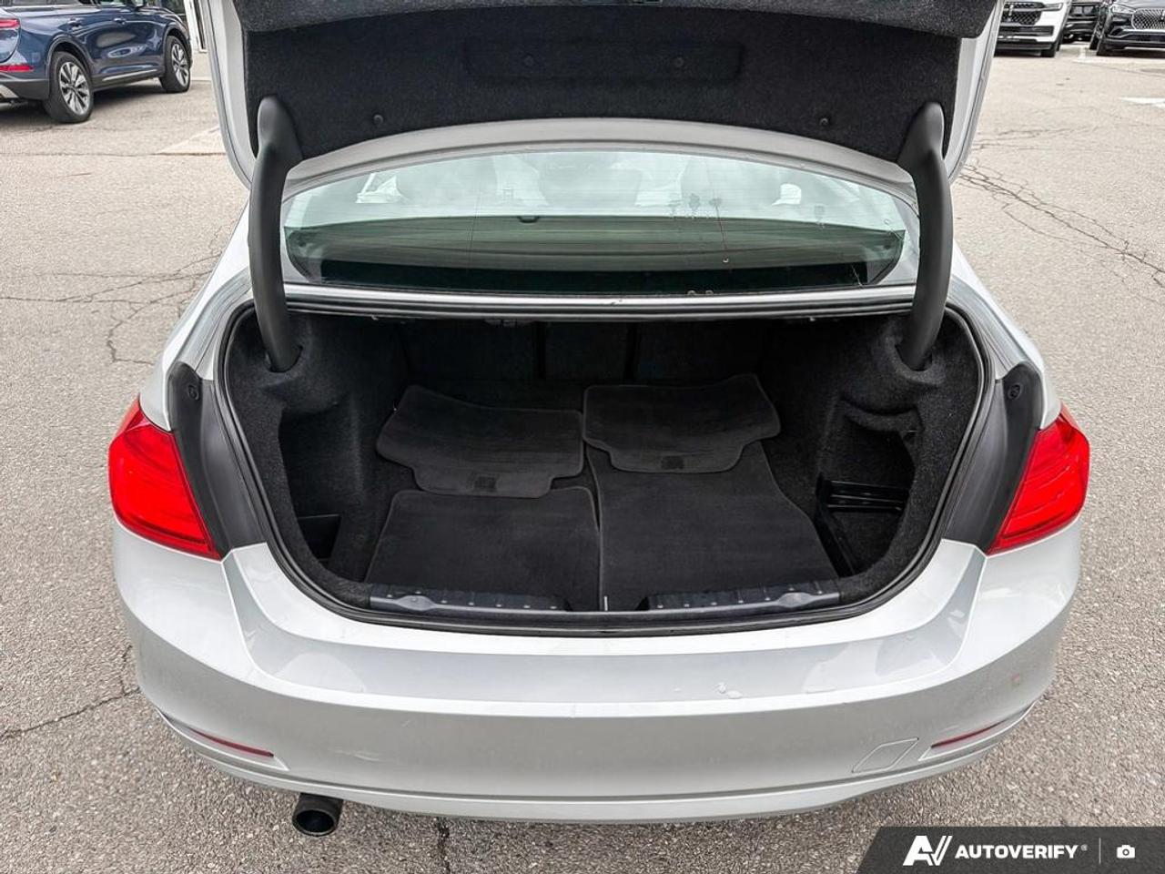 2012 BMW 320 i PREMIUM PK|LOW KM Photo