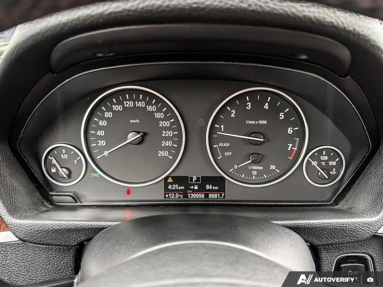2012 BMW 320 i PREMIUM PK|LOW KM Photo