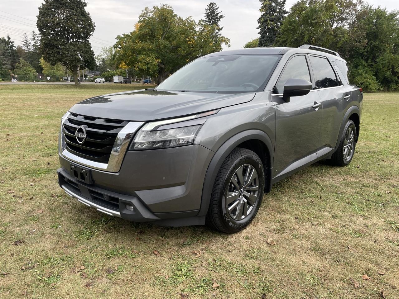 2022 Nissan Pathfinder SV 4WD *ONE Owner - Photo #1