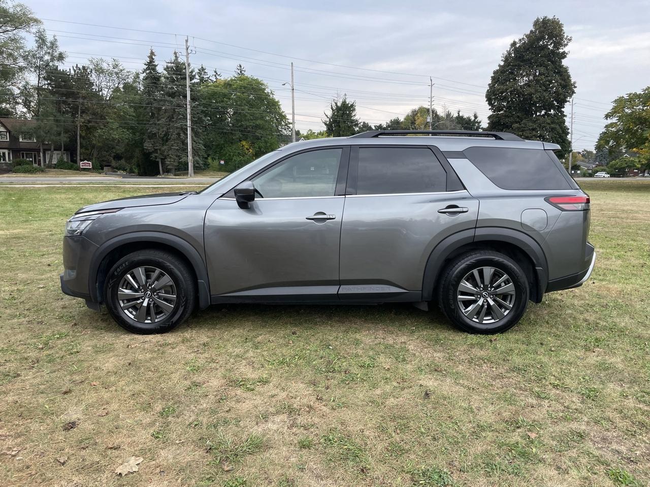 2022 Nissan Pathfinder SV 4WD *ONE Owner Photo