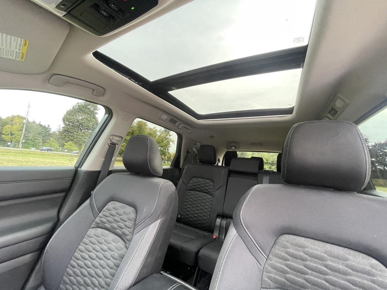 2022 Nissan Pathfinder SV 4WD *ONE Owner Photo