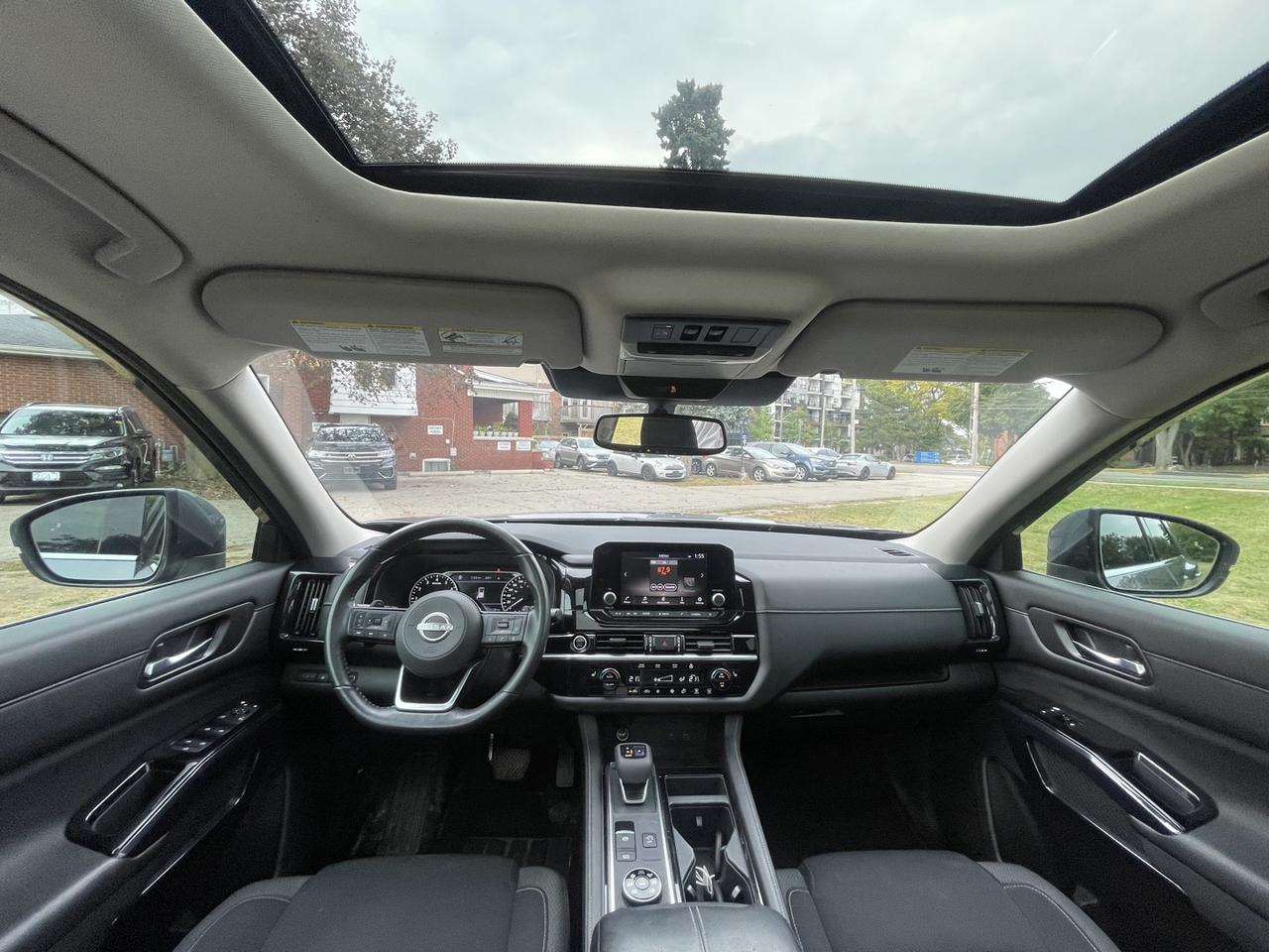 2022 Nissan Pathfinder SV 4WD *ONE Owner Photo