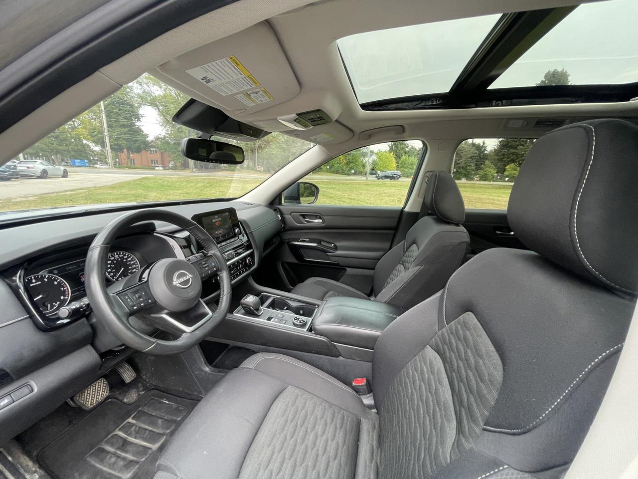 2022 Nissan Pathfinder SV 4WD *ONE Owner Photo