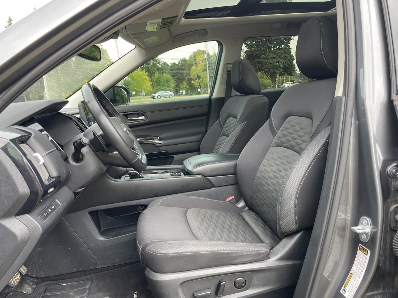 2022 Nissan Pathfinder SV 4WD *ONE Owner Photo