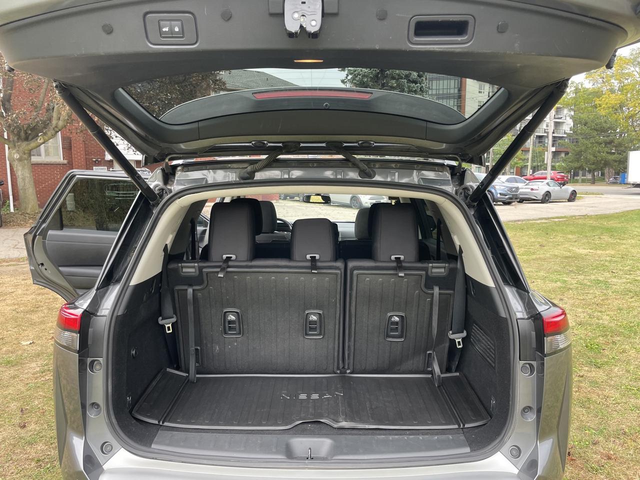 2022 Nissan Pathfinder SV 4WD *ONE Owner Photo