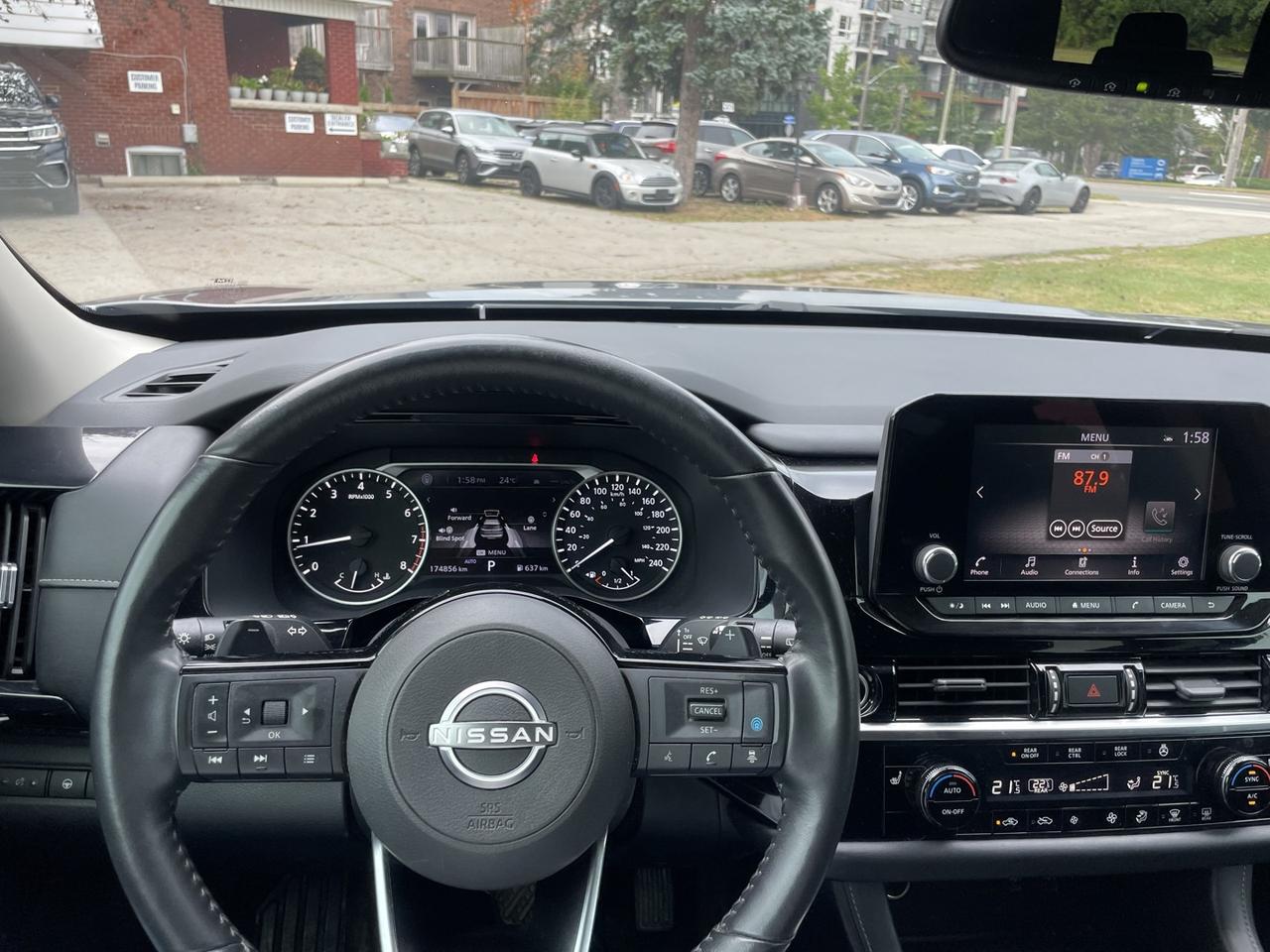 2022 Nissan Pathfinder SV 4WD *ONE Owner Photo