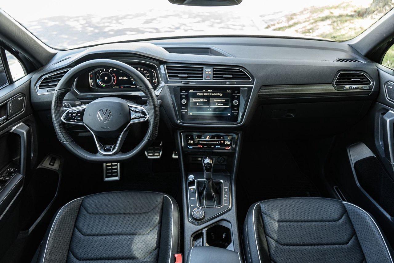 2023 Volkswagen Tiguan Highline R-line Photo
