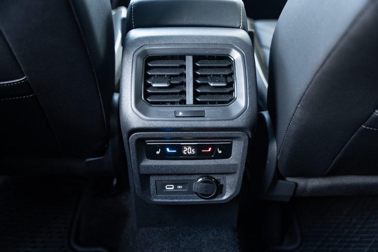 2023 Volkswagen Tiguan Highline R-line Photo