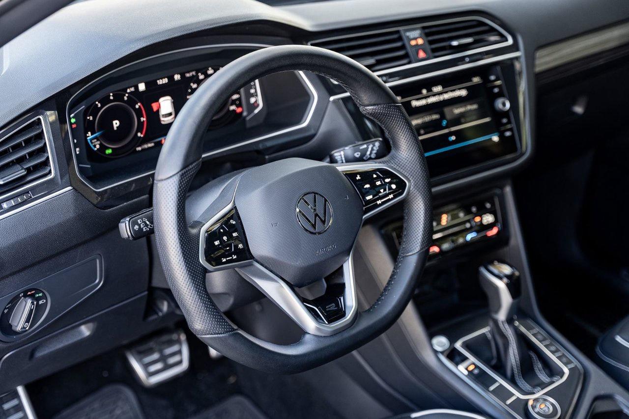 2023 Volkswagen Tiguan Highline R-line Photo